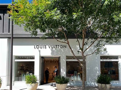 louis vuitton international mall|where to buy louis vuitton.